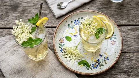Cannabis Holunderblüten-Spritz