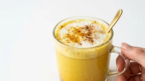 Cannabis Kurkuma Latte