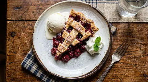 Cannabis Village Inn Strawberry Pie